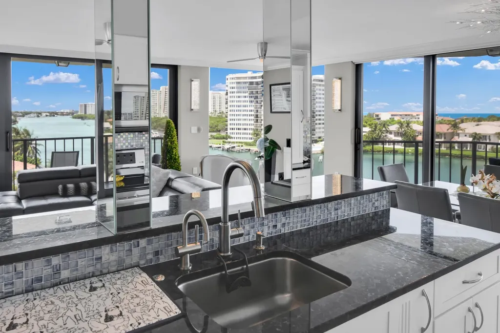 899 Jeffery Street Boca Raton FL 33487