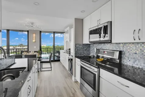 899 Jeffery Street Boca Raton FL 33487