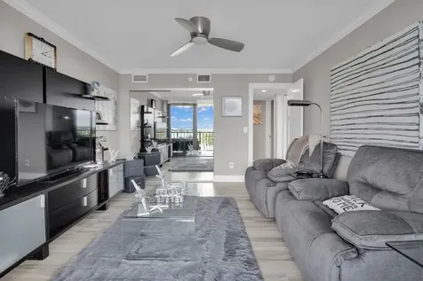 899 Jeffery Street Boca Raton FL 33487