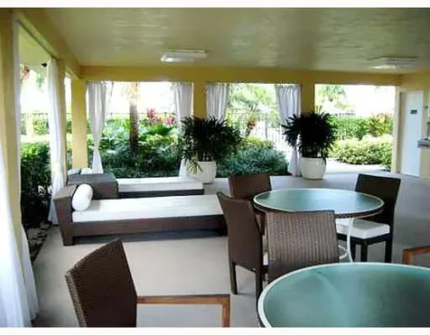 5156 NE 6th Avenue Oakland Park FL 33334