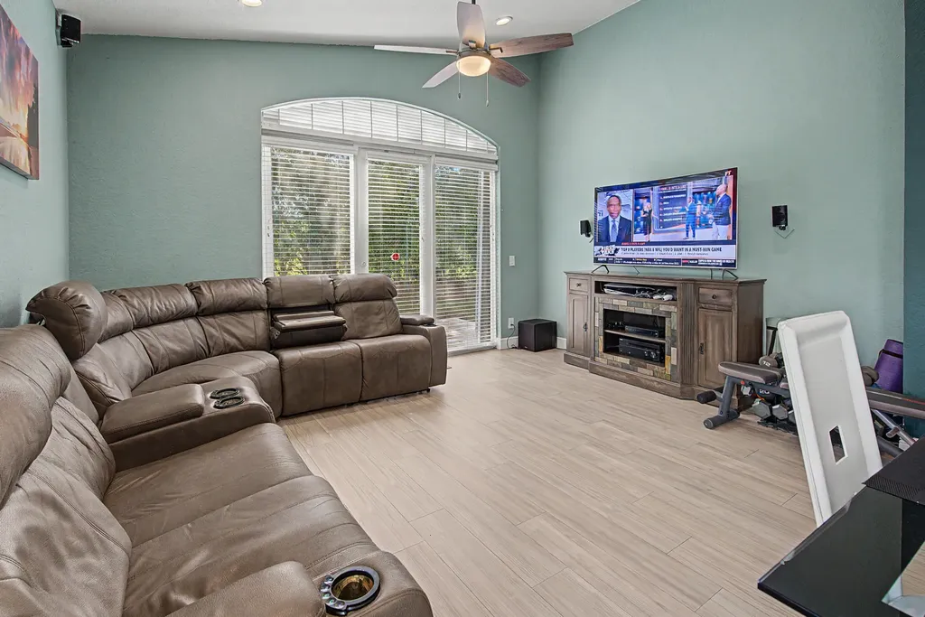1755 NW 77th Avenue Pembroke Pines FL 33024