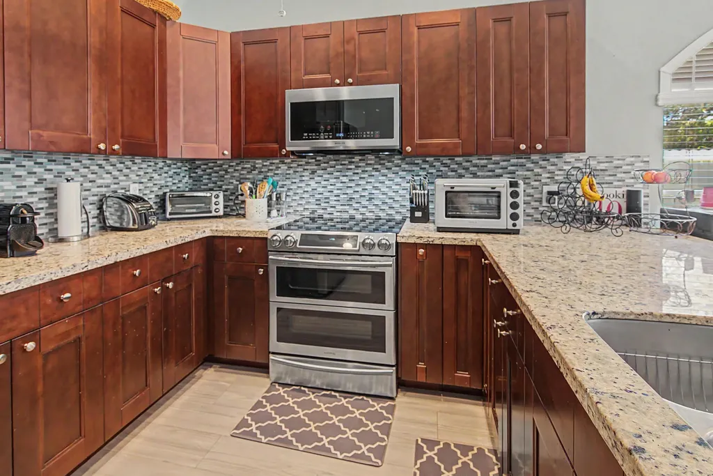 1755 NW 77th Avenue Pembroke Pines FL 33024