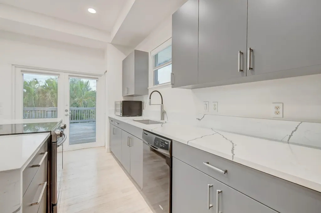 21 Oceanview Drive Ocean Ridge FL 33435