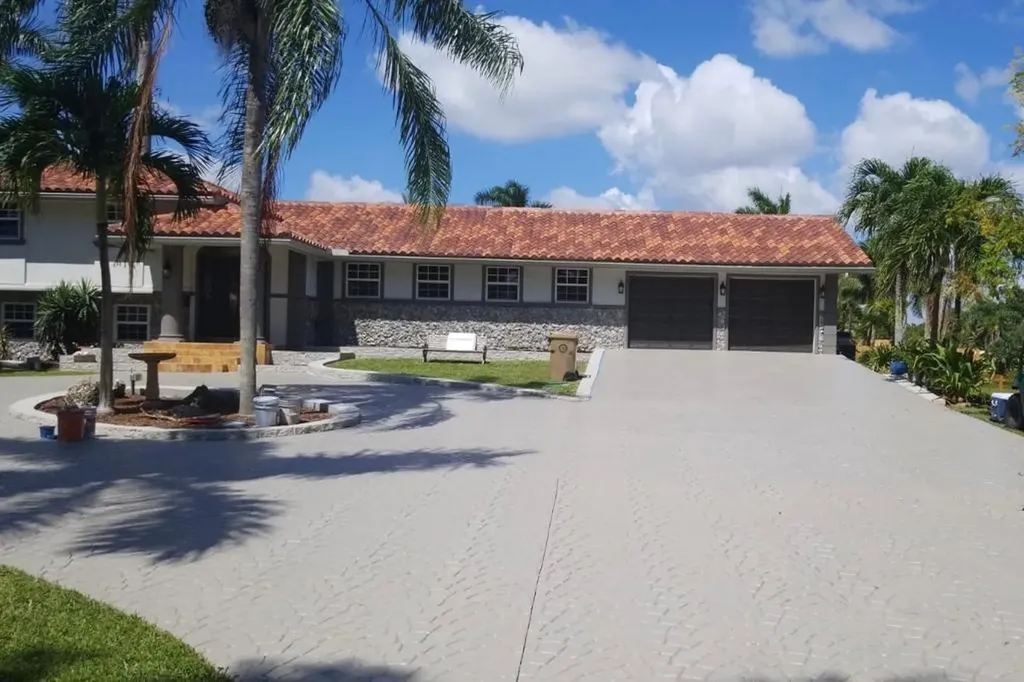 11081 SW 30th Court Davie FL 33328