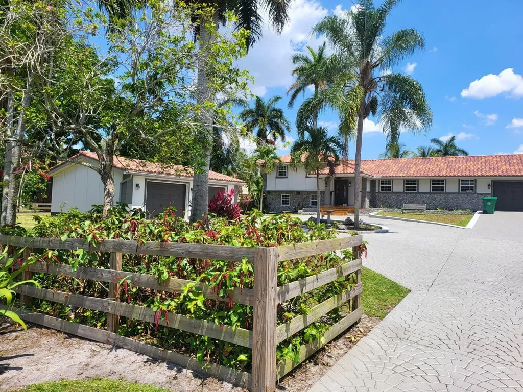 11081 SW 30th Court Davie FL 33328