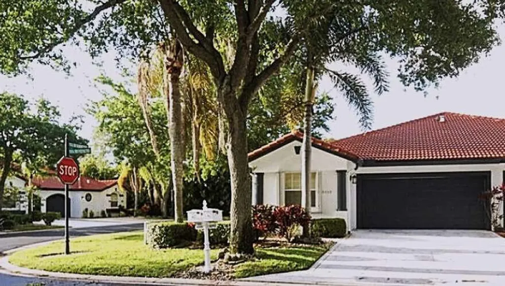 8088 Vía Di Veneto Boca Raton FL 33496