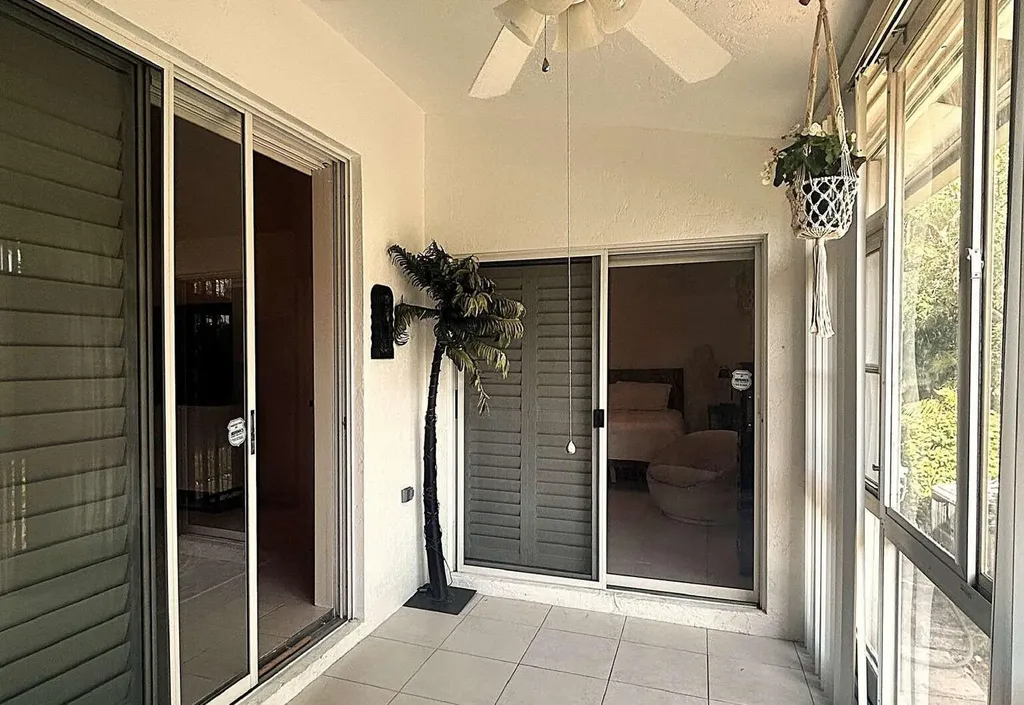 8088 Vía Di Veneto Boca Raton FL 33496