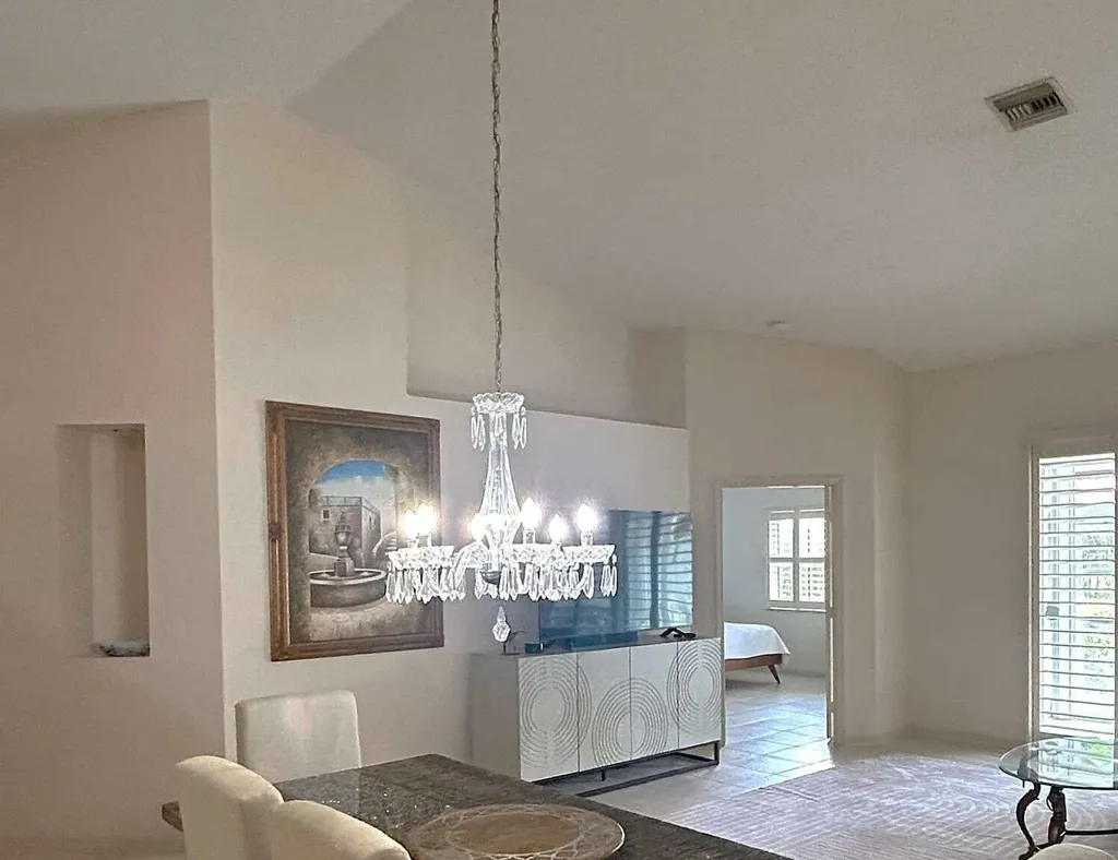 8088 Vía Di Veneto Boca Raton FL 33496