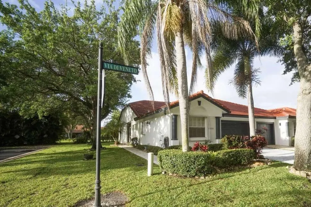 8088 Vía Di Veneto Boca Raton FL 33496