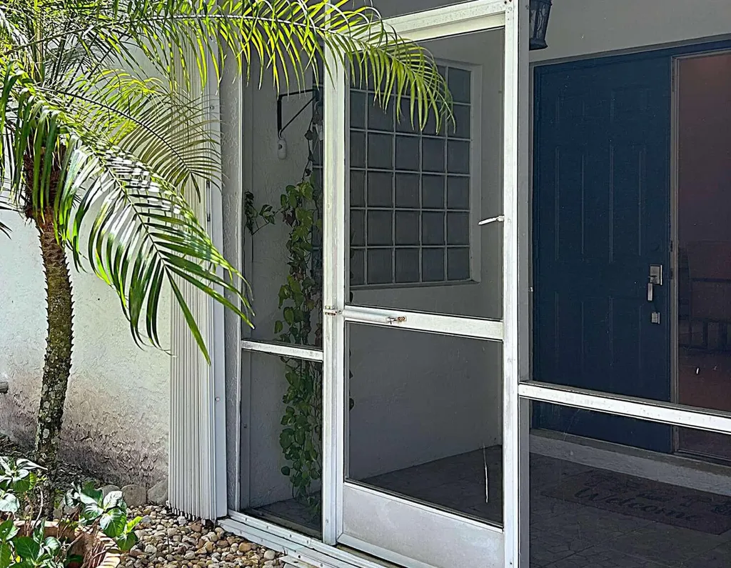 8088 Vía Di Veneto Boca Raton FL 33496