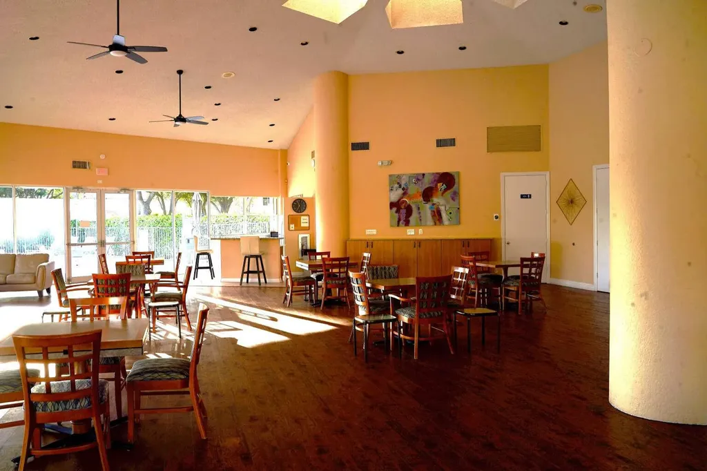 8088 Vía Di Veneto Boca Raton FL 33496