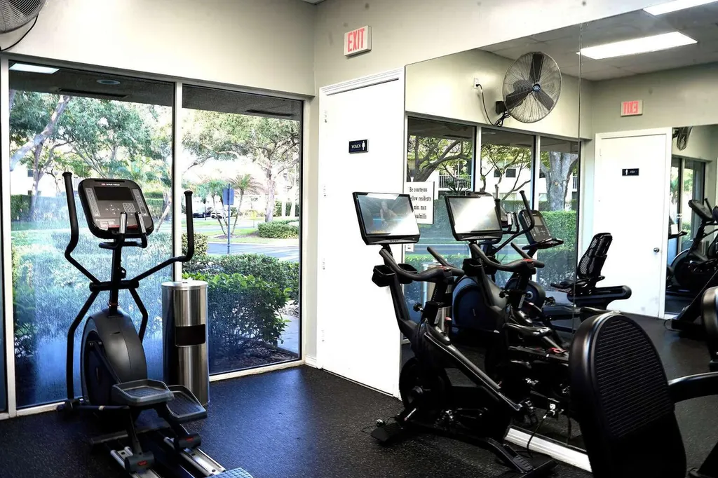 8088 Vía Di Veneto Boca Raton FL 33496