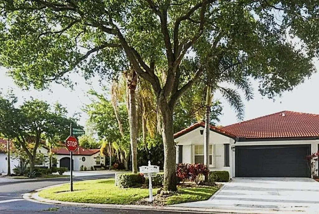 8088 Vía Di Veneto Boca Raton FL 33496