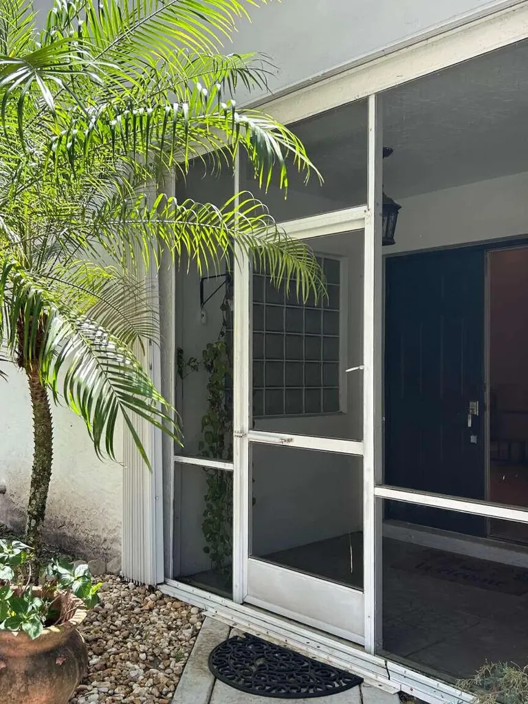 8088 Vía Di Veneto Boca Raton FL 33496