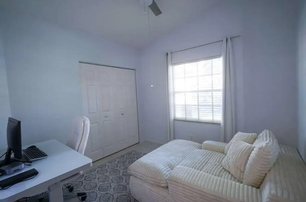 8088 Vía Di Veneto Boca Raton FL 33496