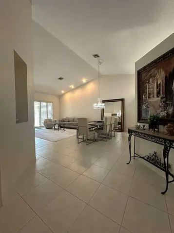 8088 Vía Di Veneto Boca Raton FL 33496
