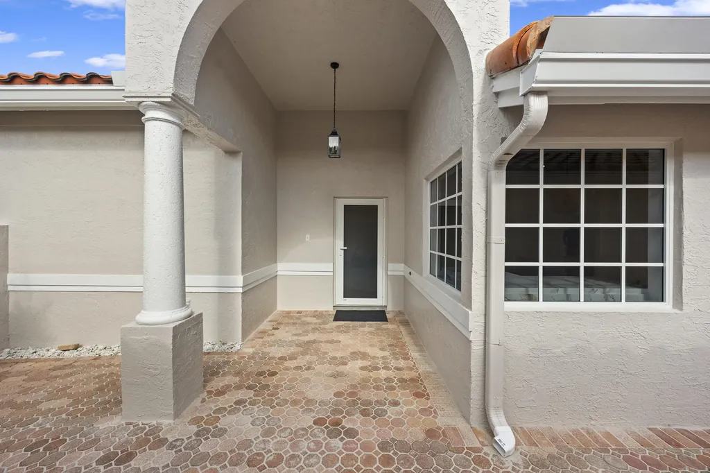 5141 Columbo Court Delray Beach FL 33484