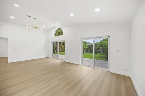 5141 Columbo Court Delray Beach FL 33484