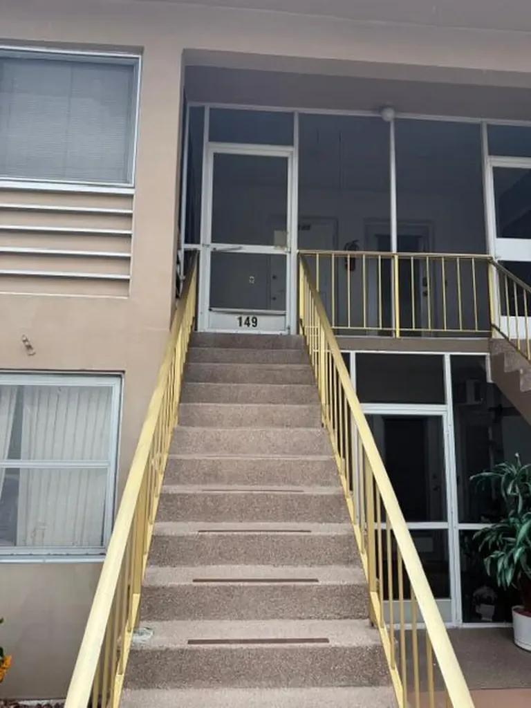 149 Stratford West Palm Beach FL 33417