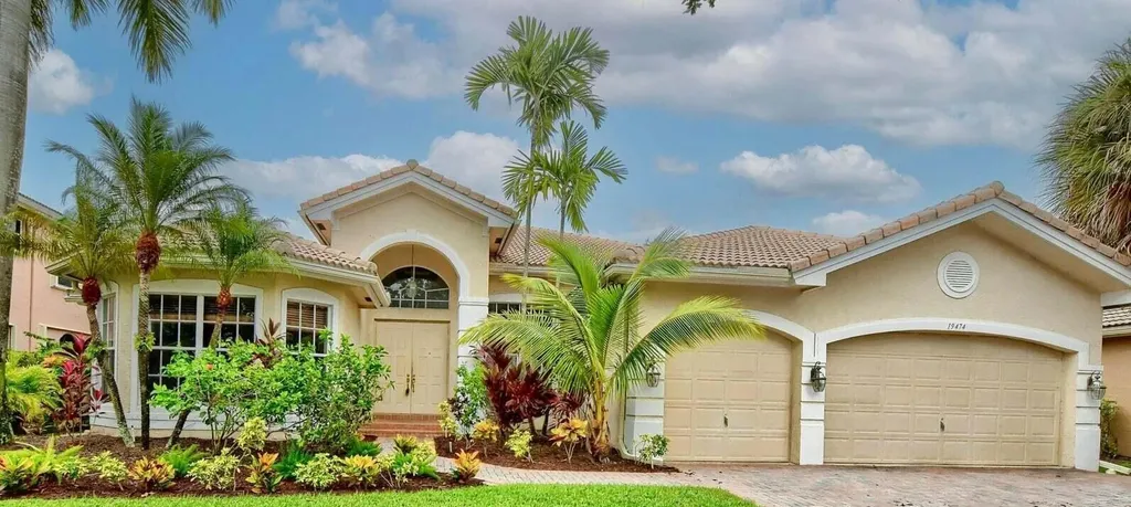 19474 Saturnia Lakes Drive Boca Raton FL 33498
