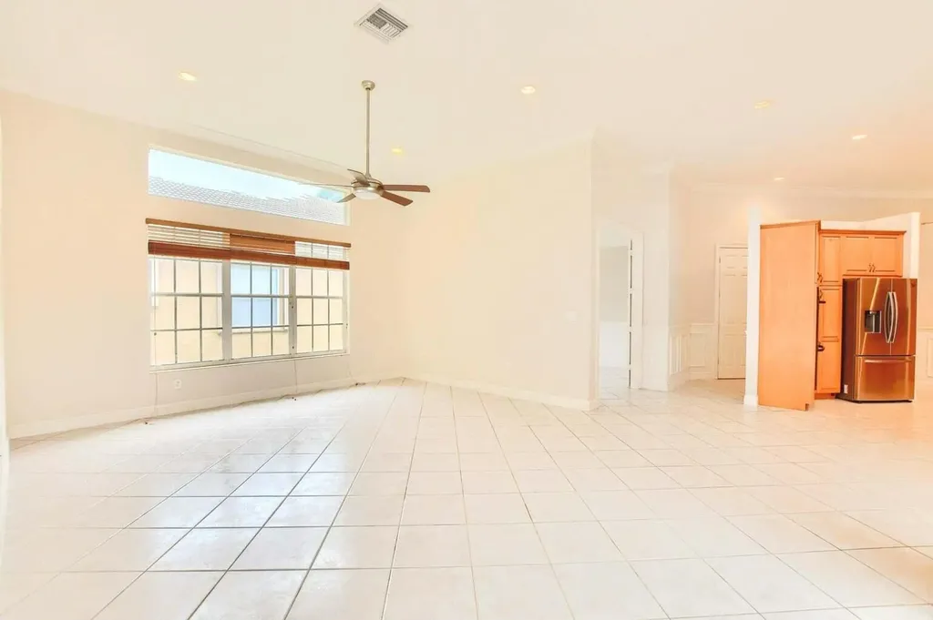 19474 Saturnia Lakes Drive Boca Raton FL 33498