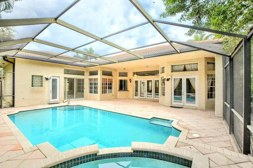 19474 Saturnia Lakes Drive Boca Raton FL 33498