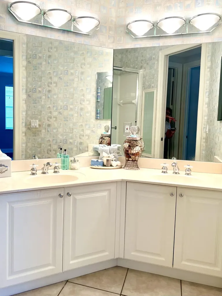 19474 Saturnia Lakes Drive Boca Raton FL 33498