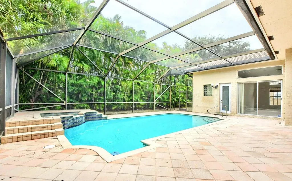 19474 Saturnia Lakes Drive Boca Raton FL 33498