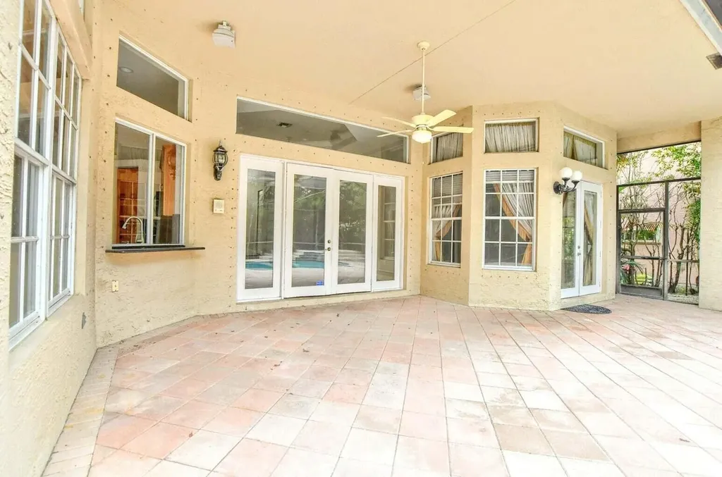 19474 Saturnia Lakes Drive Boca Raton FL 33498