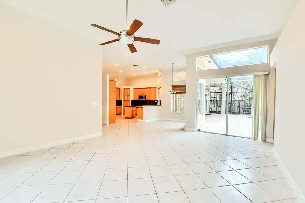 19474 Saturnia Lakes Drive Boca Raton FL 33498