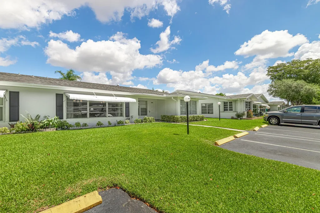 8633 NW 12th Street Plantation FL 33322