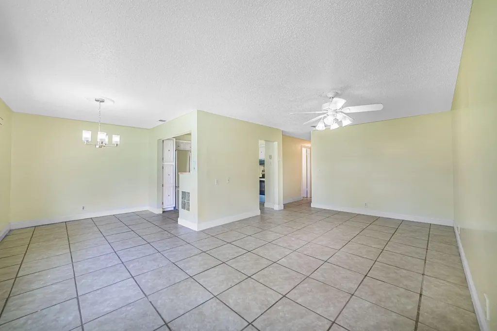 8633 NW 12th Street Plantation FL 33322