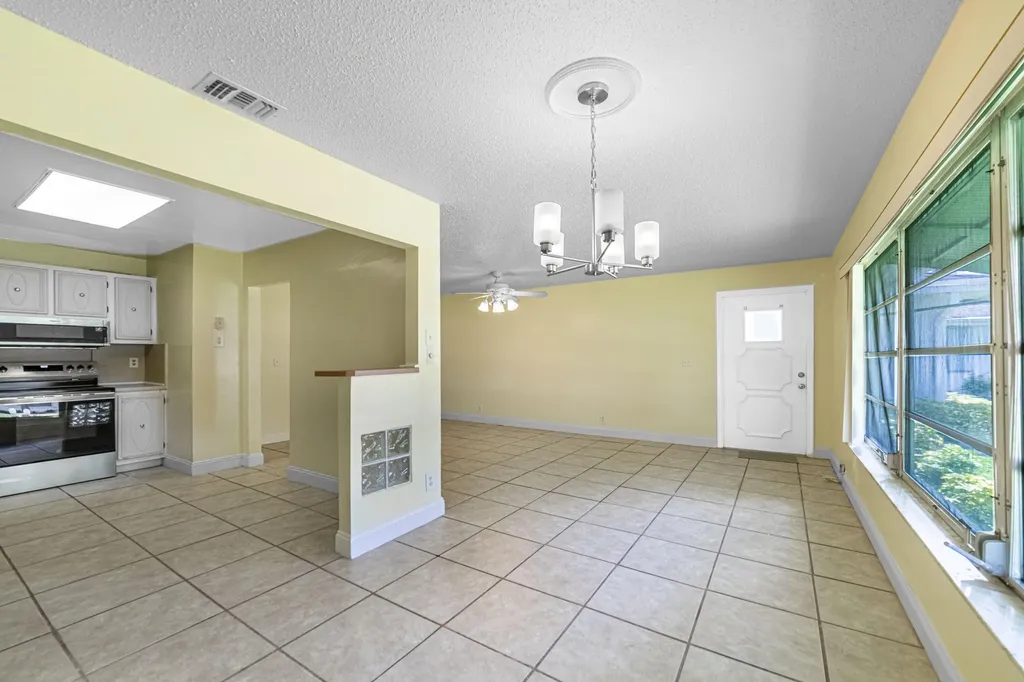 8633 NW 12th Street Plantation FL 33322