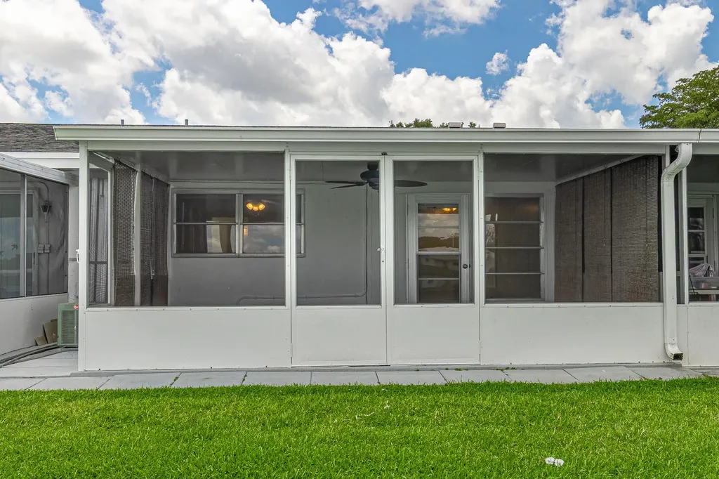 8633 NW 12th Street Plantation FL 33322