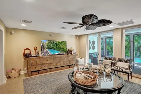 15 Minnetonka Road Sea Ranch Lakes FL 33308