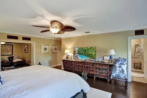 15 Minnetonka Road Sea Ranch Lakes FL 33308