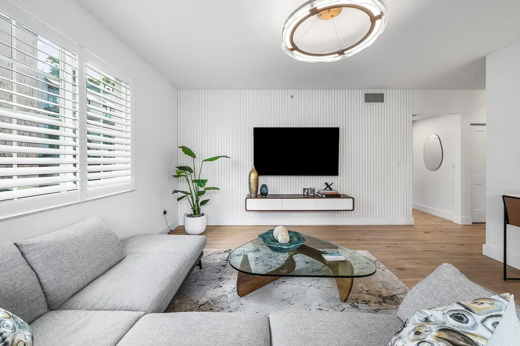 250 NE 3rd Avenue Delray Beach FL 33444