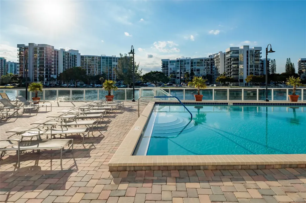 3001 S Ocean Drive Hollywood FL 33019