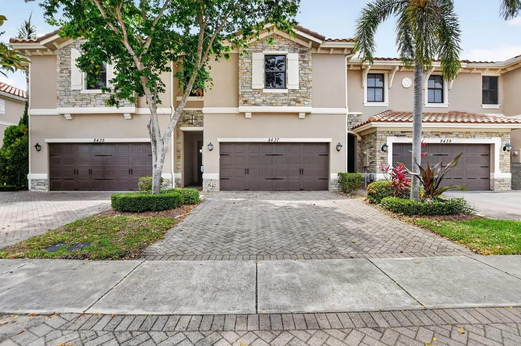 8437 Lakeview Trail Parkland FL 33076