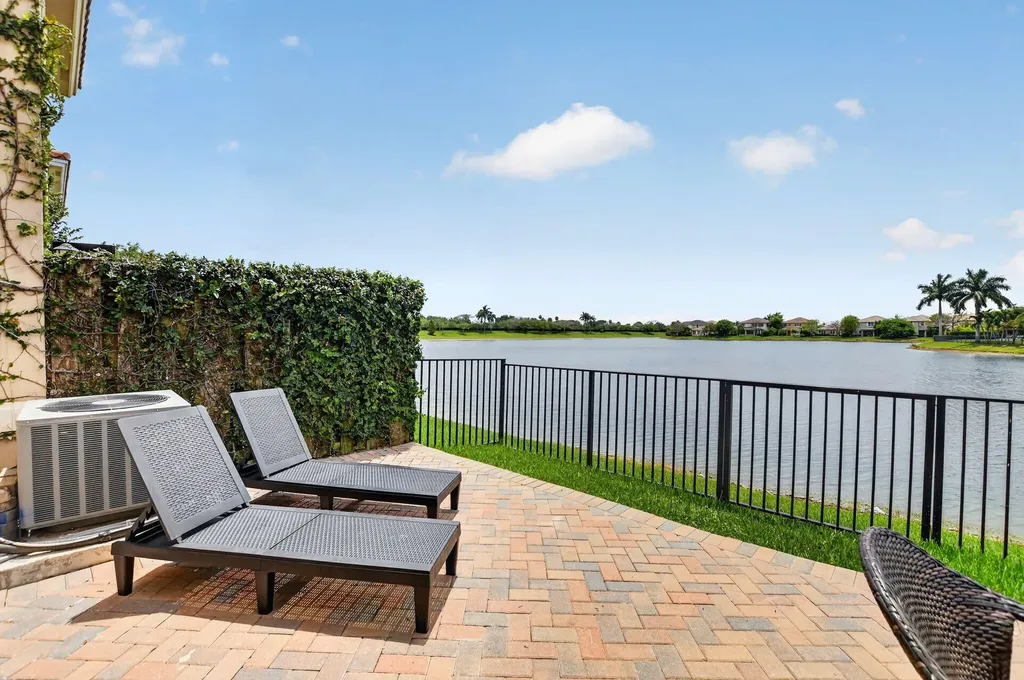 8437 Lakeview Trail Parkland FL 33076