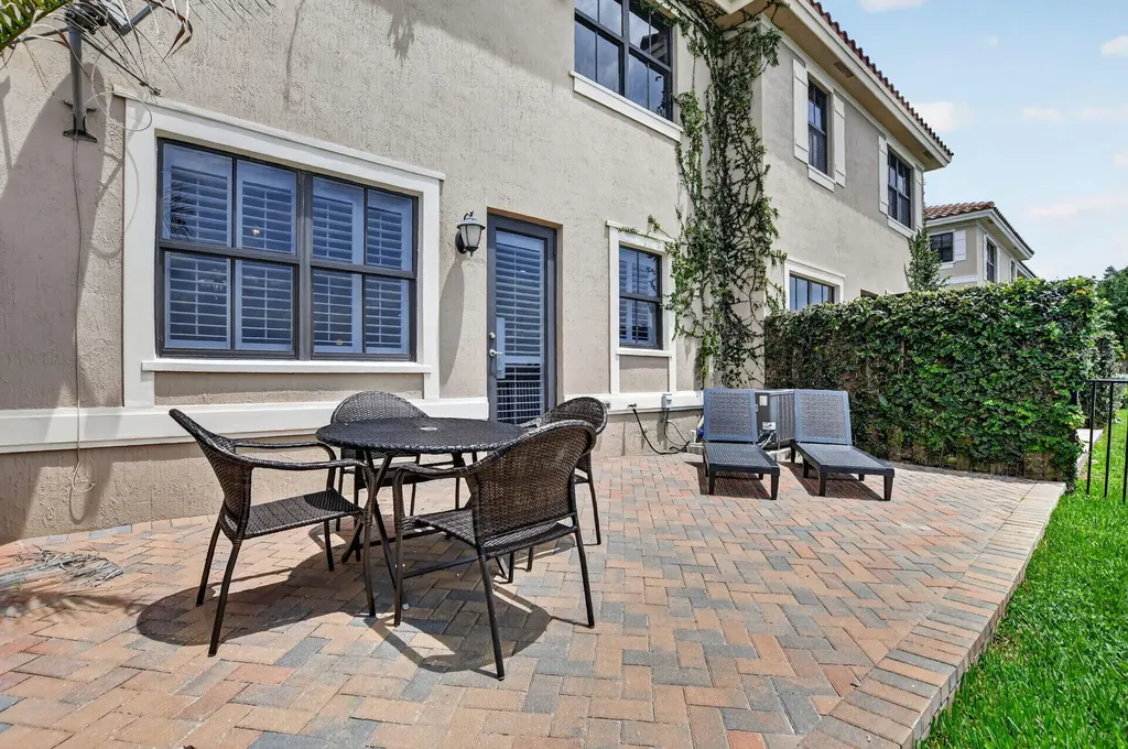 8437 Lakeview Trail Parkland FL 33076