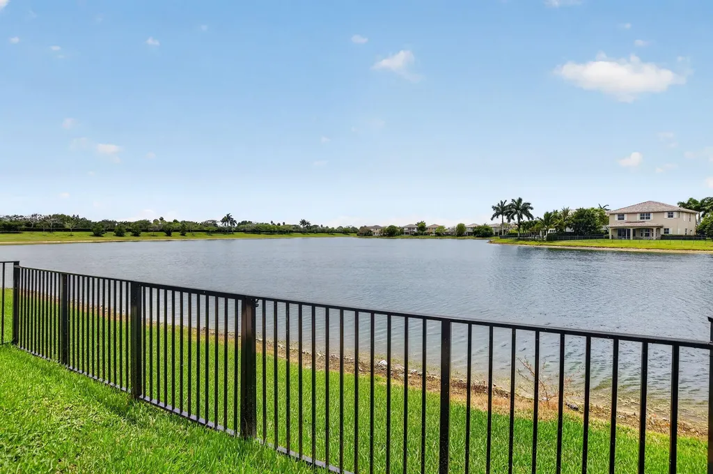 8437 Lakeview Trail Parkland FL 33076