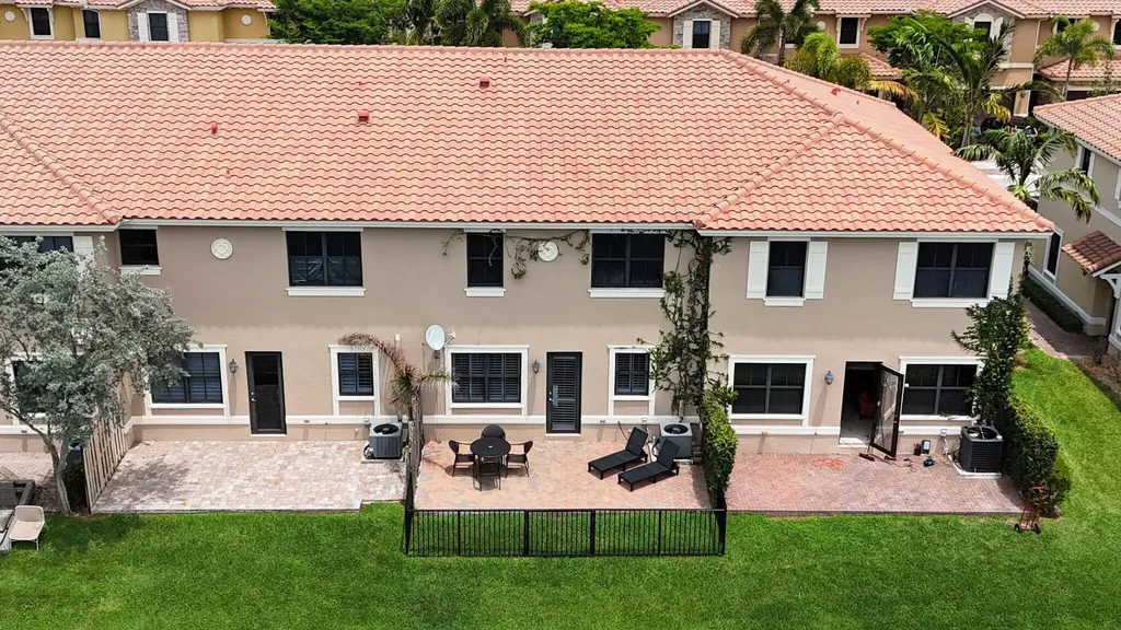 8437 Lakeview Trail Parkland FL 33076