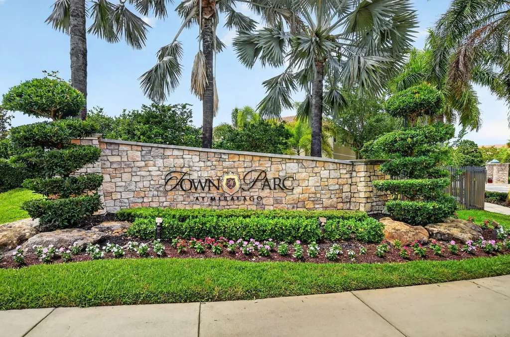 8437 Lakeview Trail Parkland FL 33076