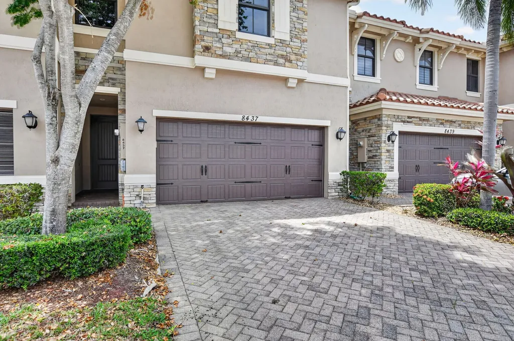 8437 Lakeview Trail Parkland FL 33076