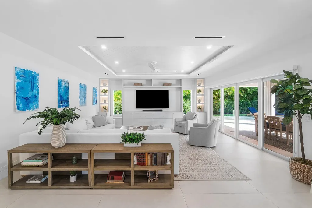 917 SW 36th Court Boynton Beach FL 33435