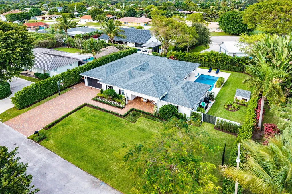 917 SW 36th Court Boynton Beach FL 33435