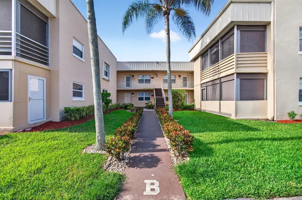 95 Burgundy B Delray Beach FL 33484