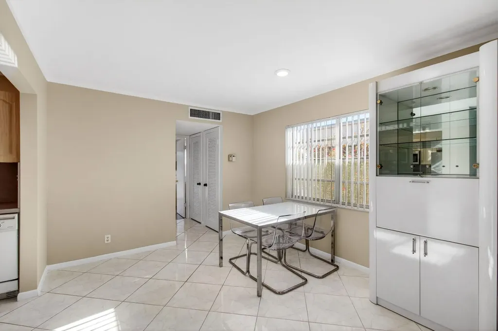 95 Burgundy B Delray Beach FL 33484
