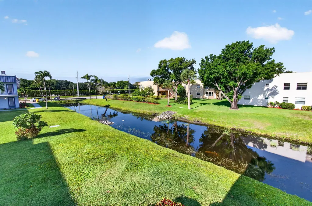 95 Burgundy B Delray Beach FL 33484